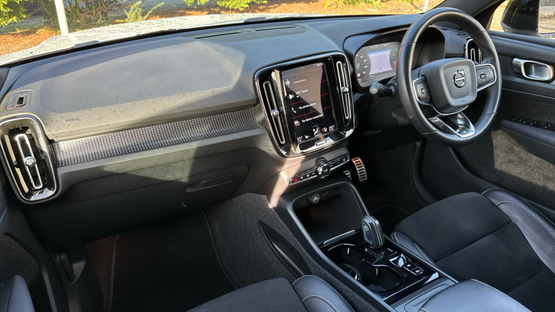 Volvo Xc40 2.0 B4P R DESIGN 5dr Auto Petrol Estate